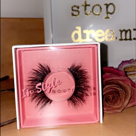 Lashes - Picture 2 of 2